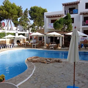 apartamentos-los-pinares-benet.ibizaislandhotels.net/